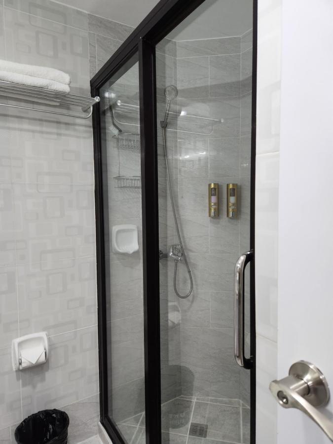 Condo Azur Suites A125 Amani Resorts Residences , 5 Minutes Airport, Netflix, Stylish, Cozy With Luxurious Swimming Pool Мактан Экстерьер фото