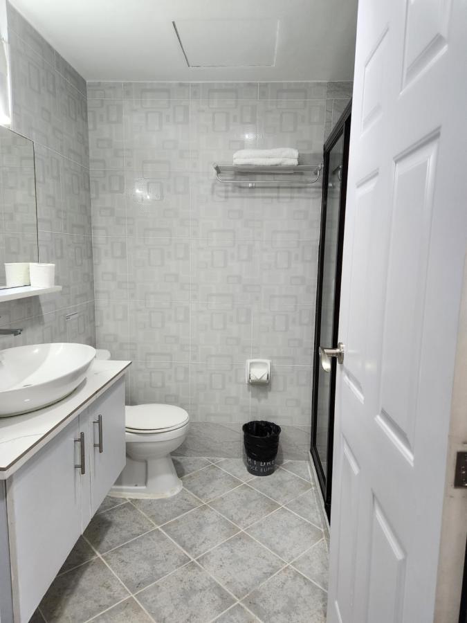 Condo Azur Suites A125 Amani Resorts Residences , 5 Minutes Airport, Netflix, Stylish, Cozy With Luxurious Swimming Pool Мактан Экстерьер фото